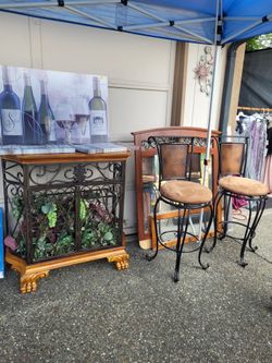 Wine bar, mirror and 3 stools