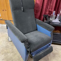 Still FREE Dialysis Chair With Cover