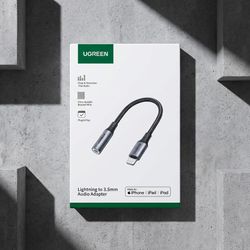 UGREEN Lightning to 3.5mm Audio Adapter - Braided Wire - NEW