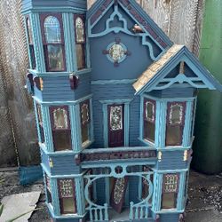 Solid Wood Doll House 