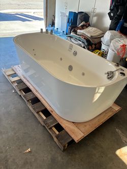 Jetted bath tub