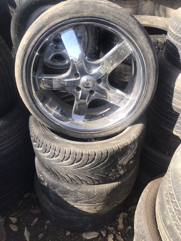 Ford Mustang tires and rims 20’s for Sale in Selma, CA