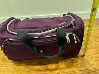 SWISS GEAR DUFFLE BAG