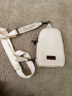 Wrangle crossbody