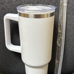 Brand new White Insulated Tumbler with Straw