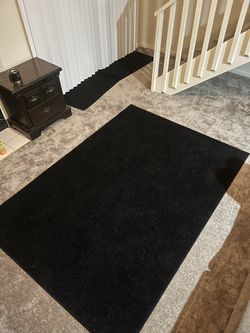 Area Rug 5x7 + Runner 6' x 1.5'