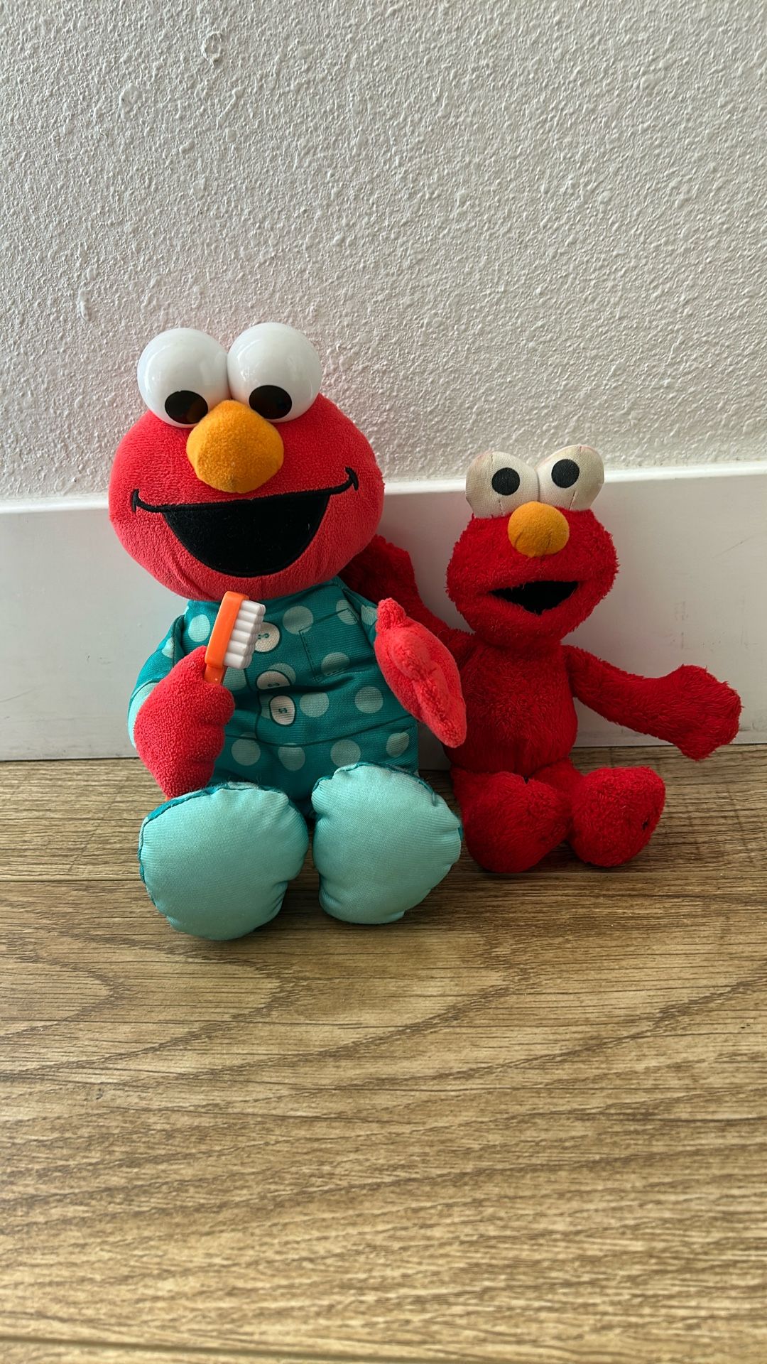 Talking Elmo Brushy Brush & Elmo Plushy OBO