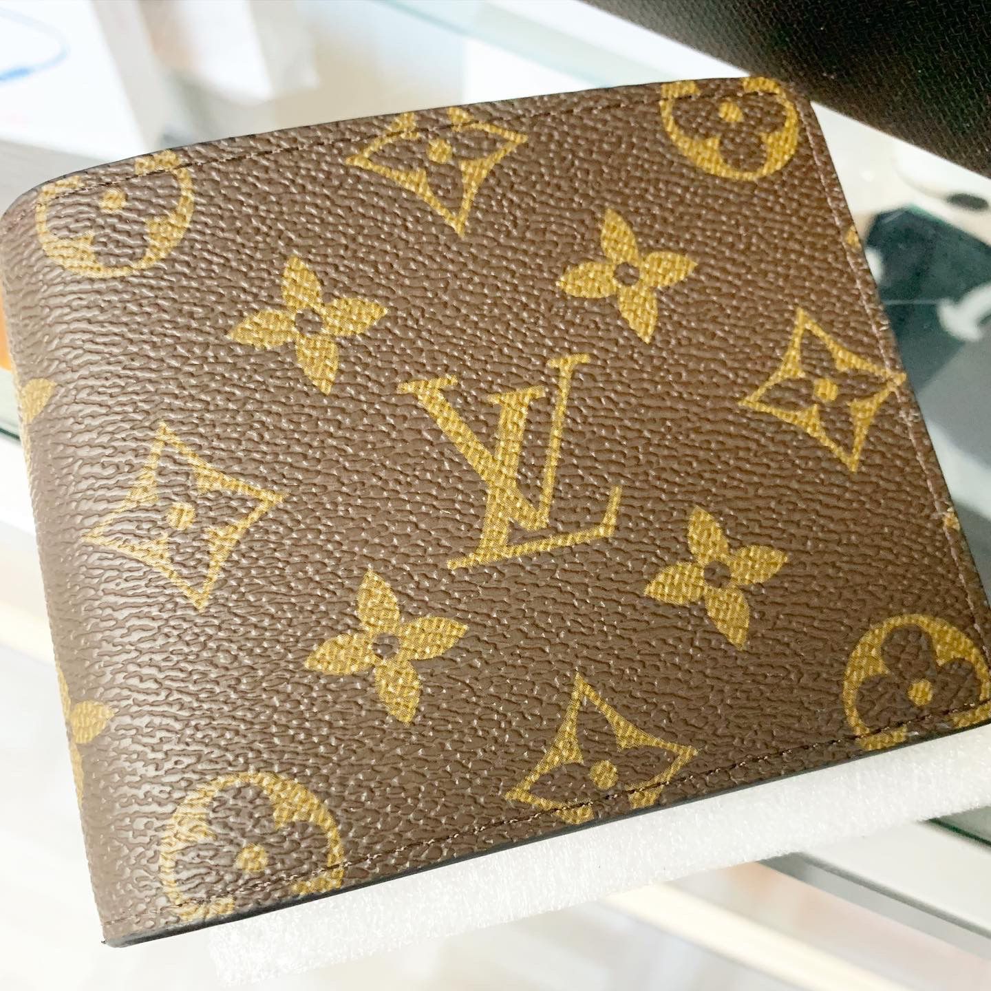 Louis Vuitton wallet Brand new sealed in box and in Louis Vuitton bag.
