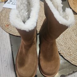 Koolaburra By Ugg Size 8 Like New Condition 