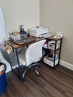 Computer desk