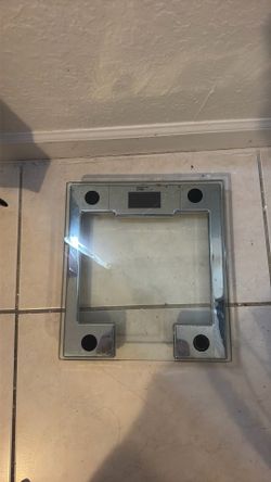 Lámpara cargador de celular y radio