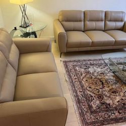 New Luxury Genuine Leather Couch And Love Seat Set / Free Delivery 