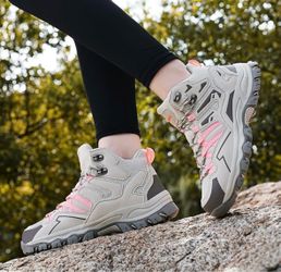 New women 8.5 lightweight nonslip shoes