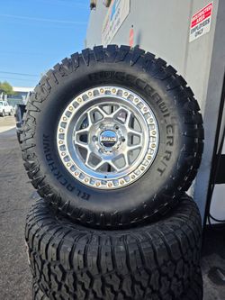 17" KMC Torx w/ 35x12.50R17 RT tires