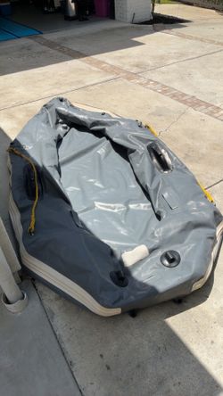 Inflatable dinghy