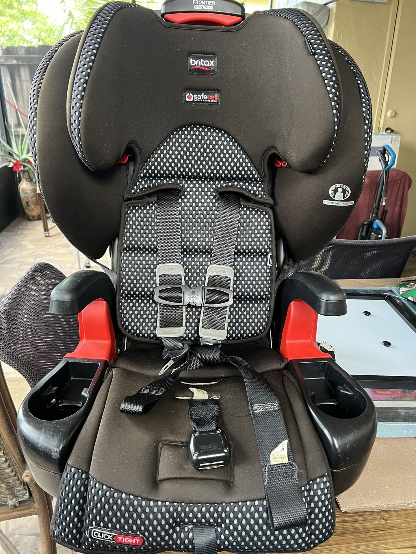 VENDO SILLA DE BEBÉ MARCA BRITAX  EN PERFECTAS CONDICIONES 