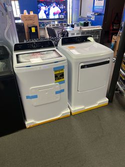 Frigidaire Top Load Washer and Gas Dryer!