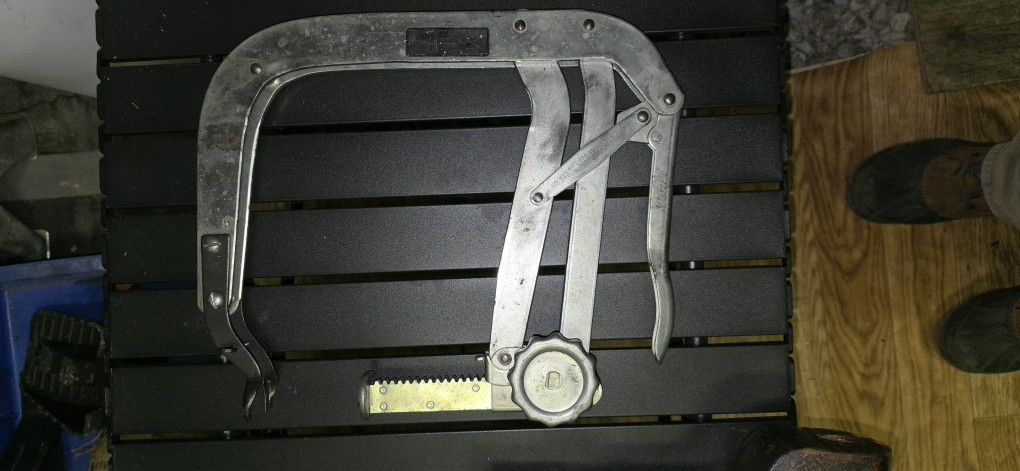 No.380. K&D Valve Spring Compressor 