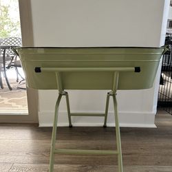 Metal Trough/Bucket with Stand