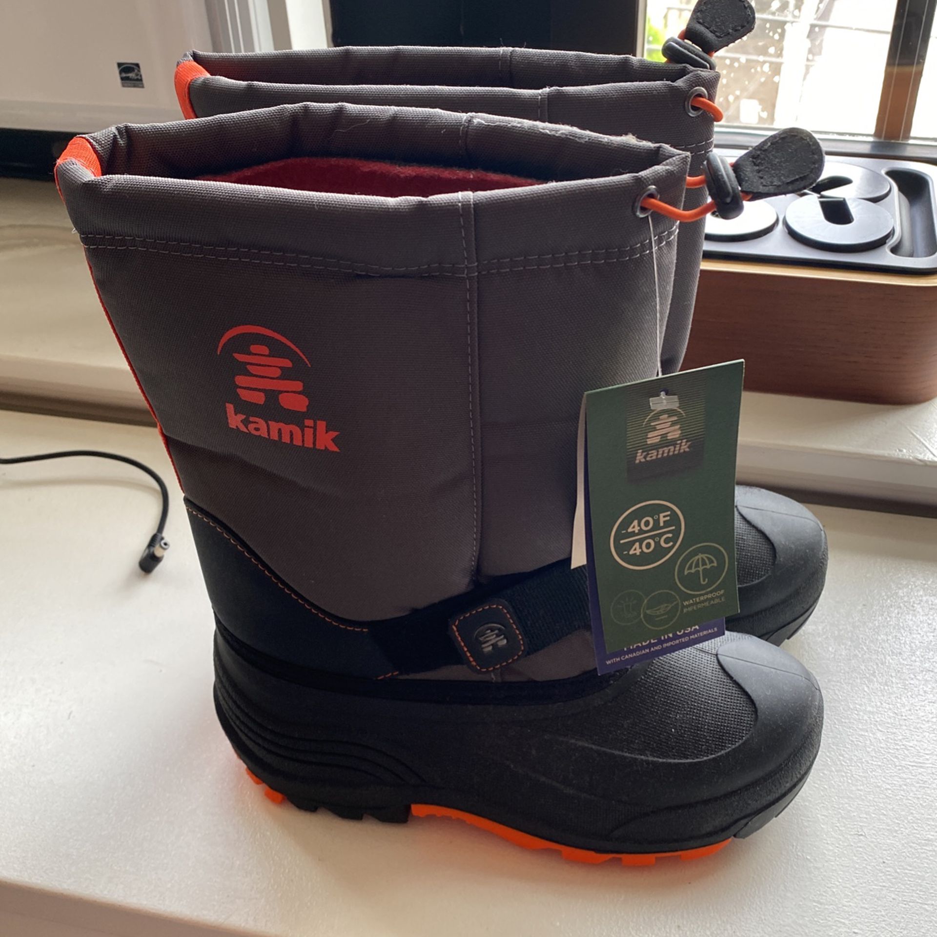 Boy’s Kamik Snow Boots-size 5