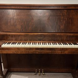 Krakauer Piano 