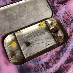 Antique Fishing Flys And Case