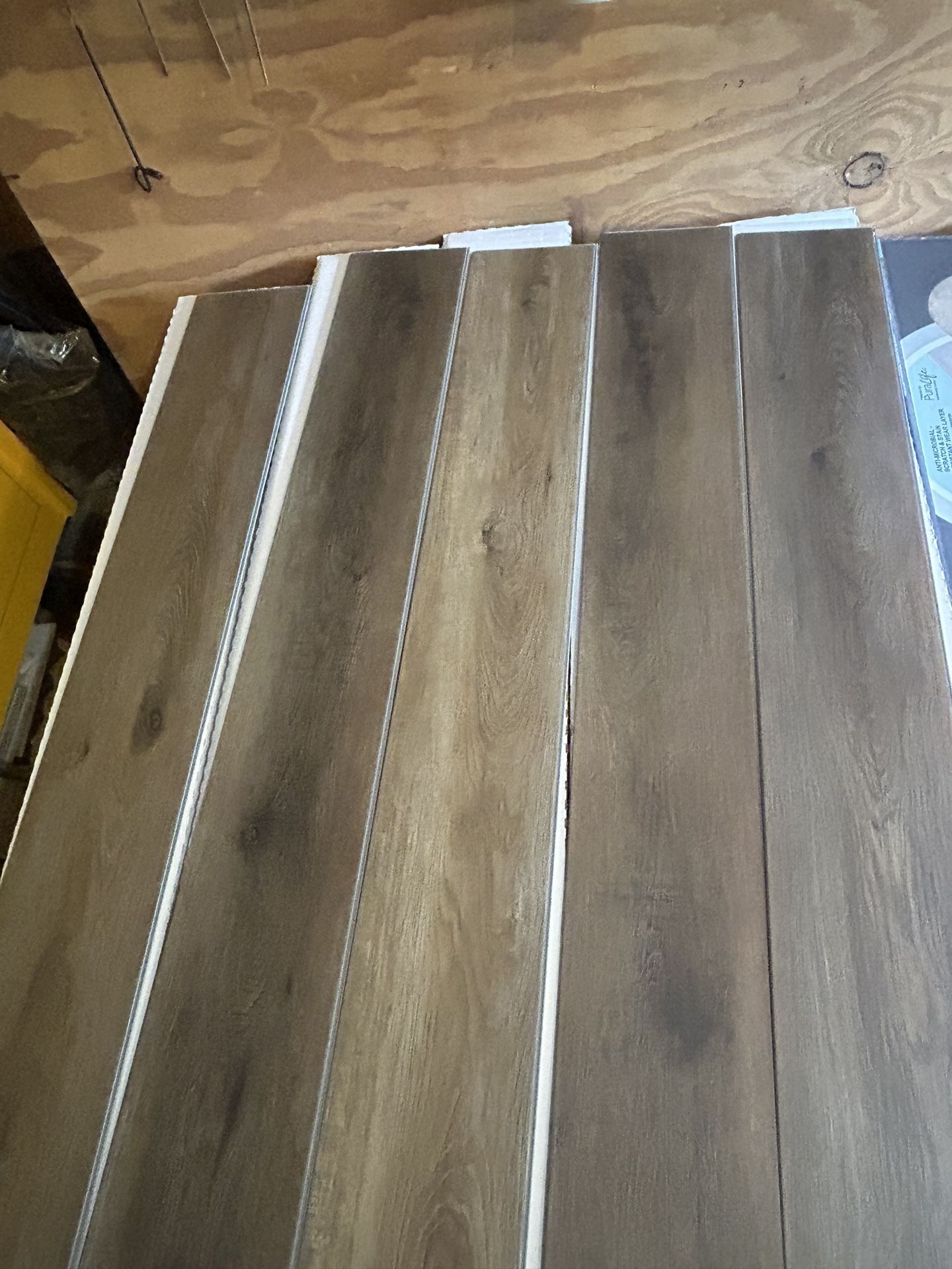 Luxury Waterproof LVP FLOORING