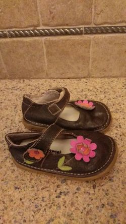 Wee Squeak size 7 shoes