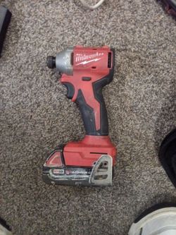 Milwaukee 1/4 in. Impact driver W/1.5 AH Battery