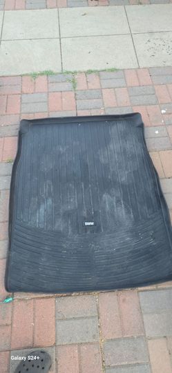 2007 525i rubber trunk .at