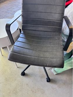 Household furniture items