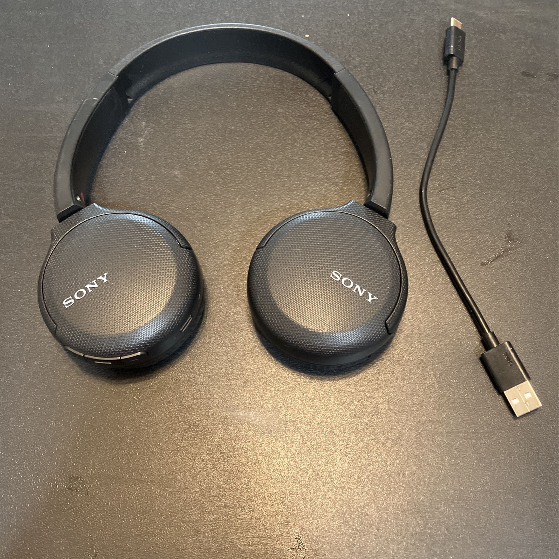 Sony WH-CH520 Wireless Handphones