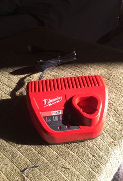 Milwaukee charger M12