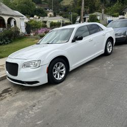 2016 Chrysler 300
