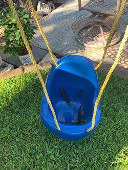 Kids hanging swing chair