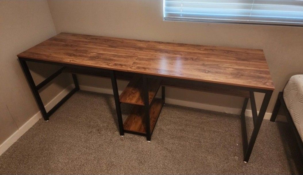 Desk (Like New)