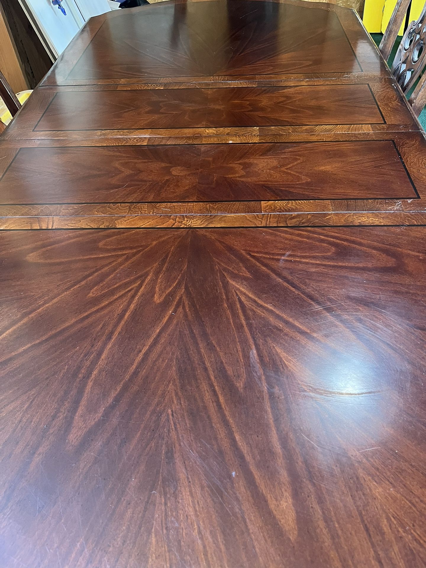 Dining Table With 8 Seats - Amish Herringbone With removable leafs