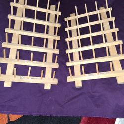 Good Quality  Yarn Or Individual Hair Extensións......one Of Them Is Missing A Stick As You  See In The Last Picture.....