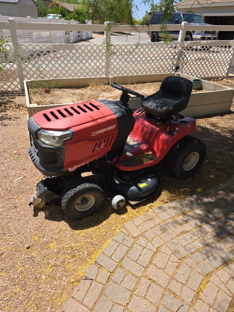 Troy-Bilt RIDE ON mower
