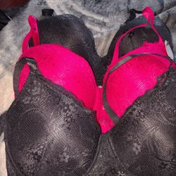 BRAND NEW BRAS 38DD. 3OFF THEM