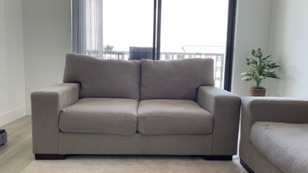 Modern New Condition Sofa & Loveseat!