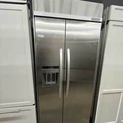 Built In Kitchen Aid Side By Side 36” Refrigerator Ice And Water 