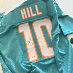Tyreek Hill Signed jersey (Beckett) Miami Dolphins 
