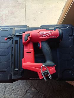 Milwaukee
M18 FUEL 18-Volt Lithium-Ion Brushless Cordless Gen II 18-Gauge Brad Nailer (Tool-Only)