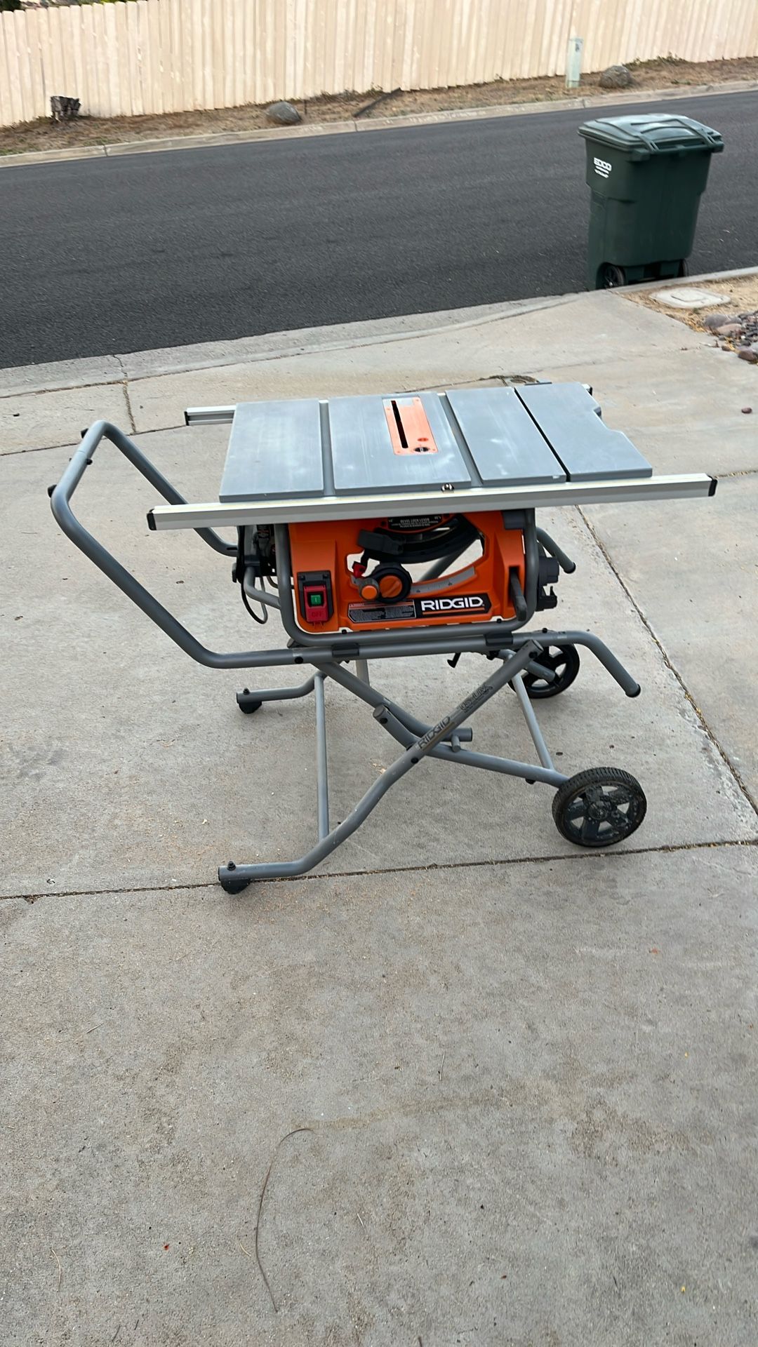 Rigid Table Saw R4514