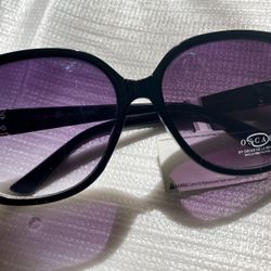Women’s Oscar De La Renta sunglasses 🕶️ 