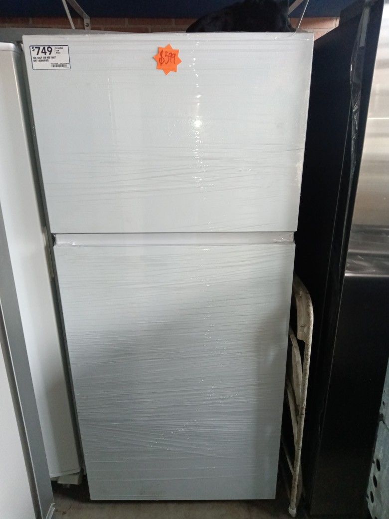 New Whirlpool Top And Bottom Refrigerator White
