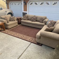 Beautiful Living Room Set Couch Loveseat Chair 3 End Tables And Throw Pillows