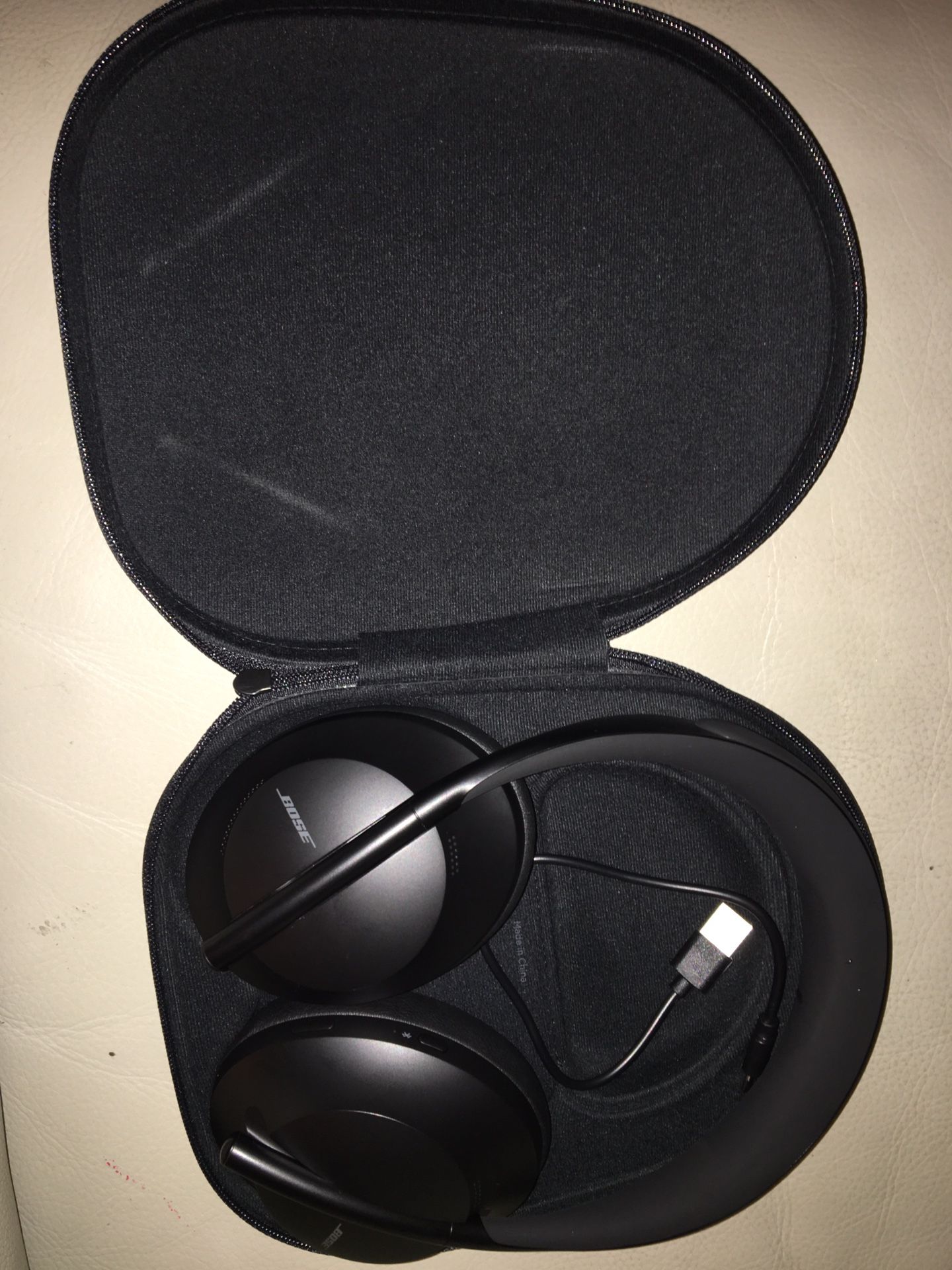 BOSE Noise Cancelling (NC700 HP)