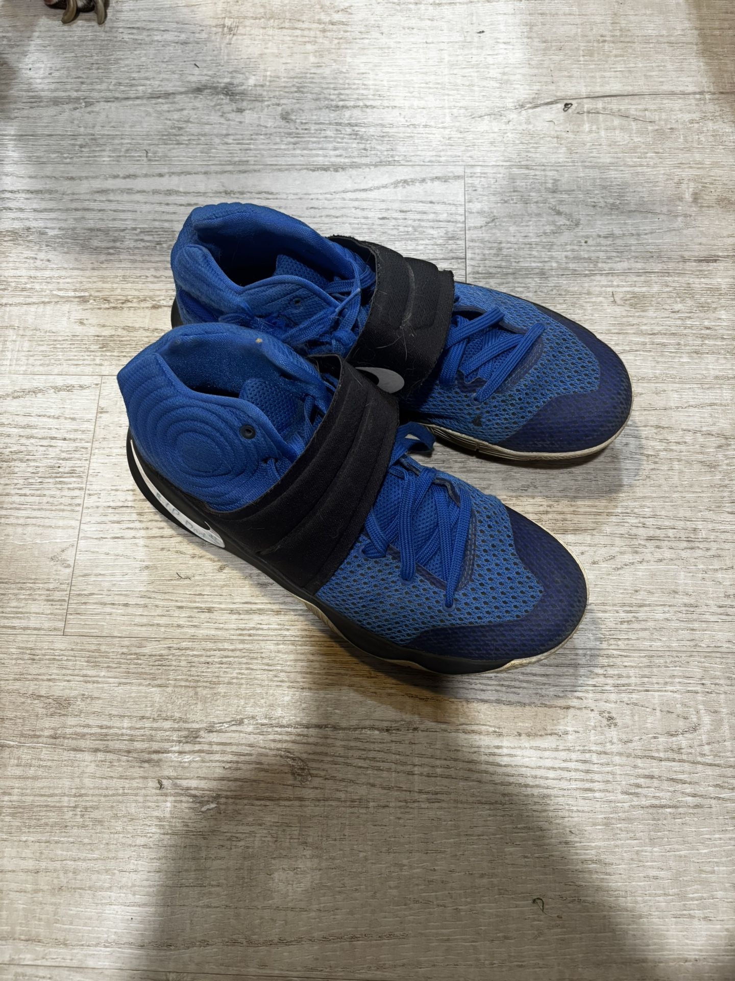 basketball shoes nike kyrie size 10